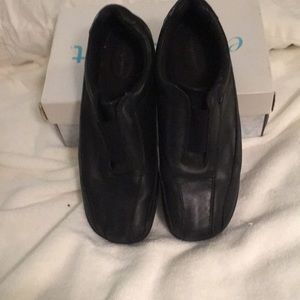 Barely worn Easy Spirit black slip ons